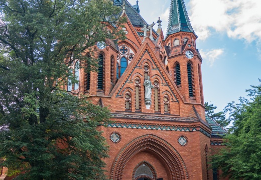 Kostel Navštívení Panny Marie, Hlavní, Břeclav 
